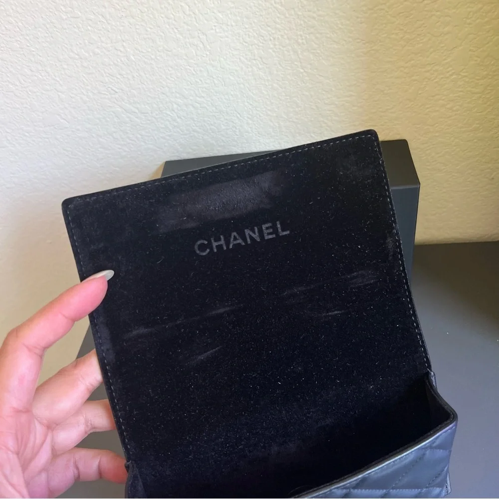 🖤 New🖤 CHANEL Skinny Gold Chain Square Sunglasses - Picture 9 of 9